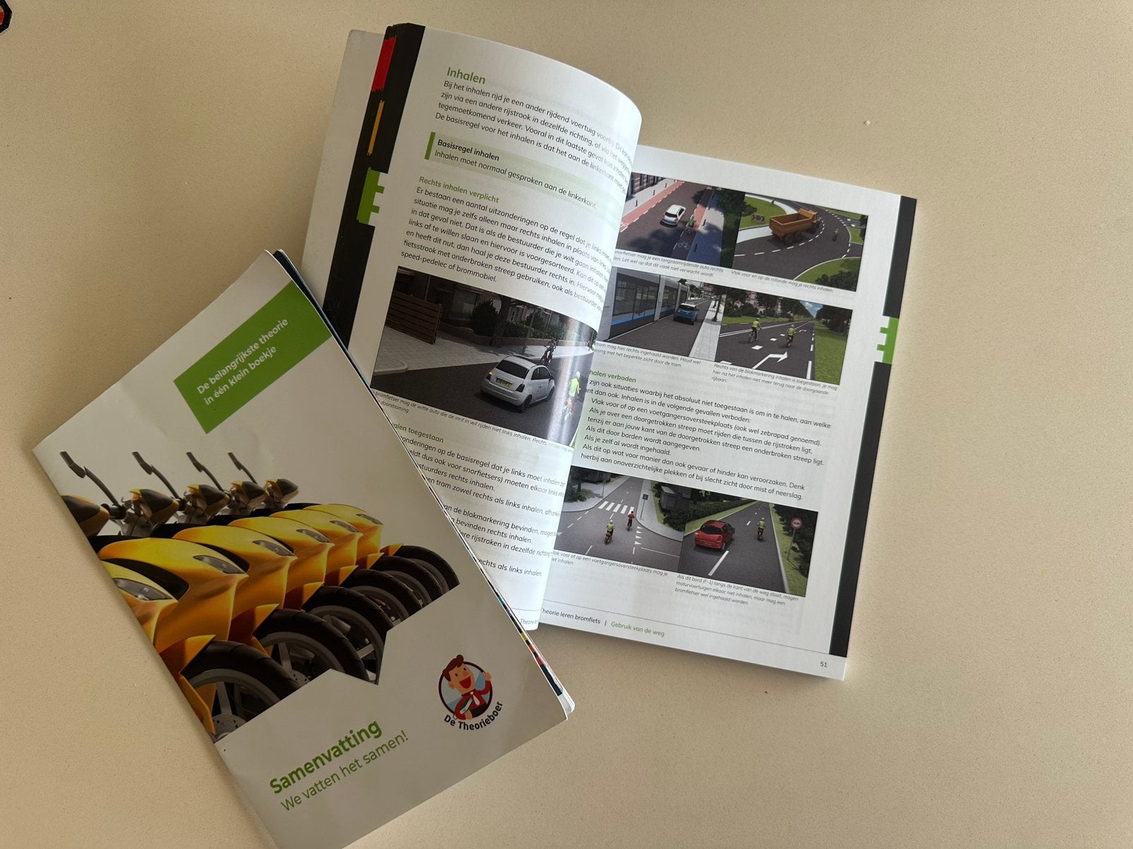 Scooter Theorieboek voor CBR theorie-examen, Boeken, Ophalen of Verzenden, Alpha, Zo goed als nieuw, Niet van toepassing