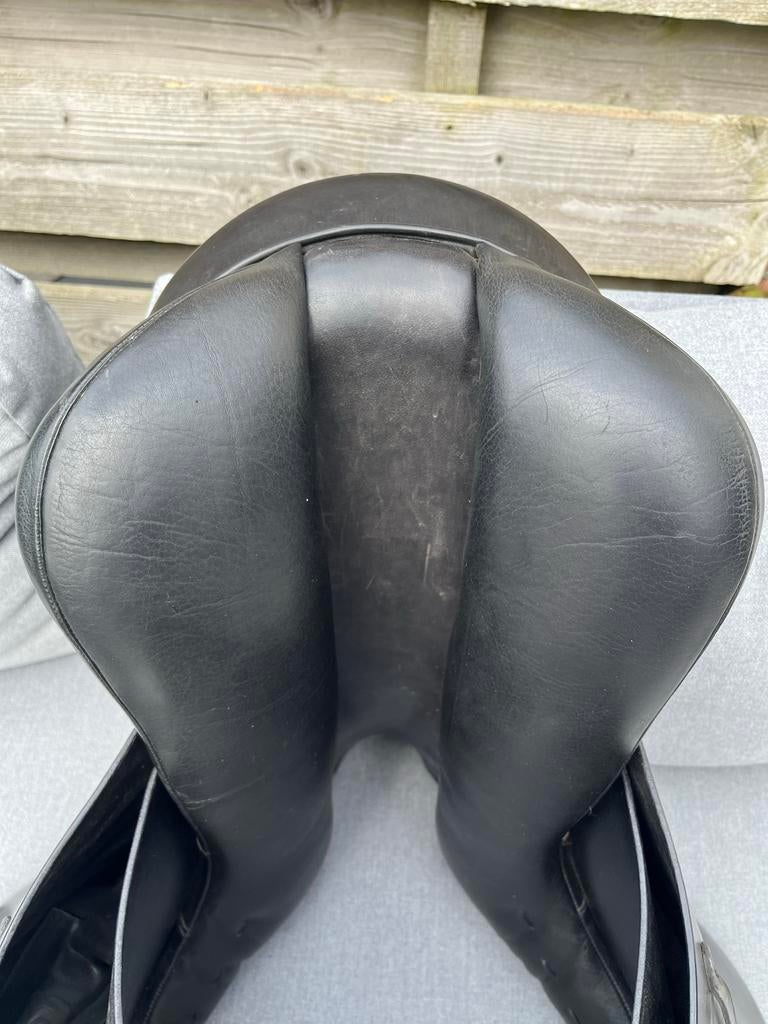 Dressuurzadel Otto Schumacher 17,5 inch, Dieren en Toebehoren, Ophalen of Verzenden, Gebruikt, Dressuur
