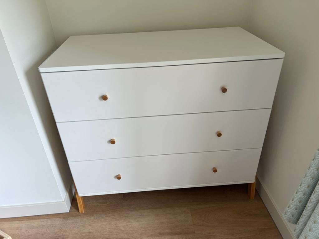 Petite Amélie Commode, Ophalen, Zo goed als nieuw, Stoel(en)