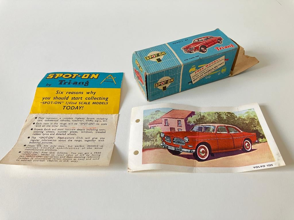 1:42 SPOT-ON Volvo 122S (origineel doosje & documenten), Hobby en Vrije tijd, Modelauto's | 1:43, Ophalen of Verzenden, Gebruikt