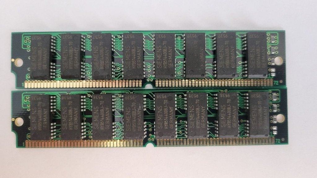 2x 4 MB (8xHYB514400J-70) FPM-RAM 72-pin PS/2 SIMM 70-ns, Computers en Software, Ophalen of Verzenden, Overige soorten, Desktop