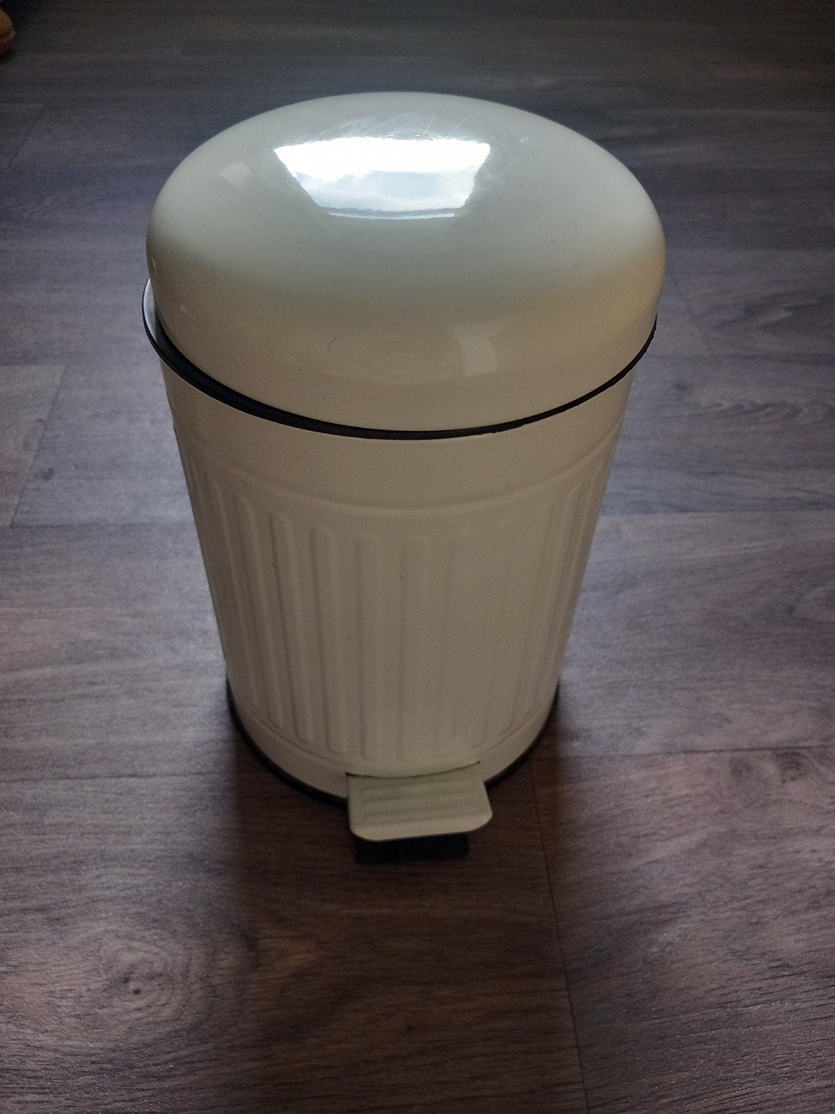 Prullenbak, beige, Huis en Inrichting, Woonaccessoires | Prullenbakken, Met pedaal, Ophalen of Verzenden, Zo goed als nieuw, Minder dan 10 liter