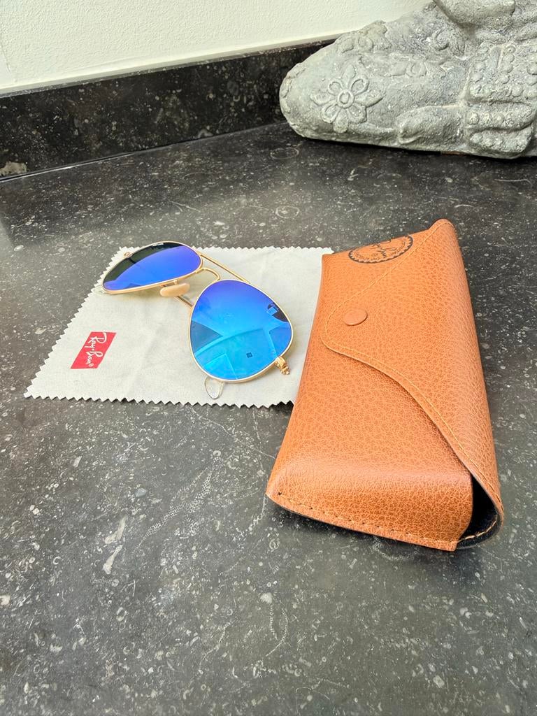 Ray-Ban Aviator goud met blauwe glazen, Zonnebril, Blauw, Ophalen of Verzenden, Zo goed als nieuw