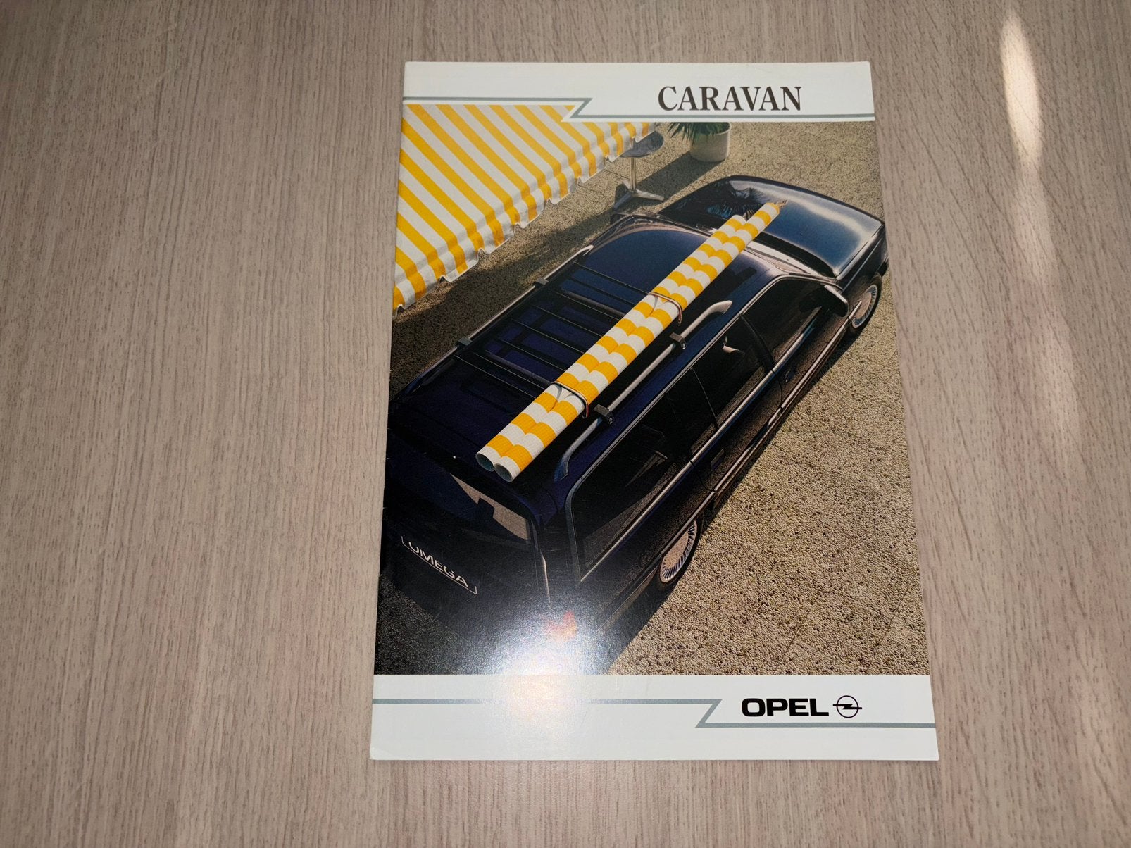 Folder Opel Caravan (Corsa A, Kadett E, Omega A, Combo) 1988, Ophalen of Verzenden, Zo goed als nieuw, Opel