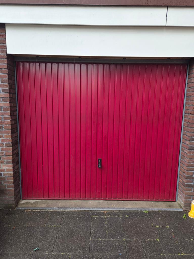 Rode Garagedeur, Gebruikt, 120 cm of meer, Garagedeur, Ophalen of Verzenden