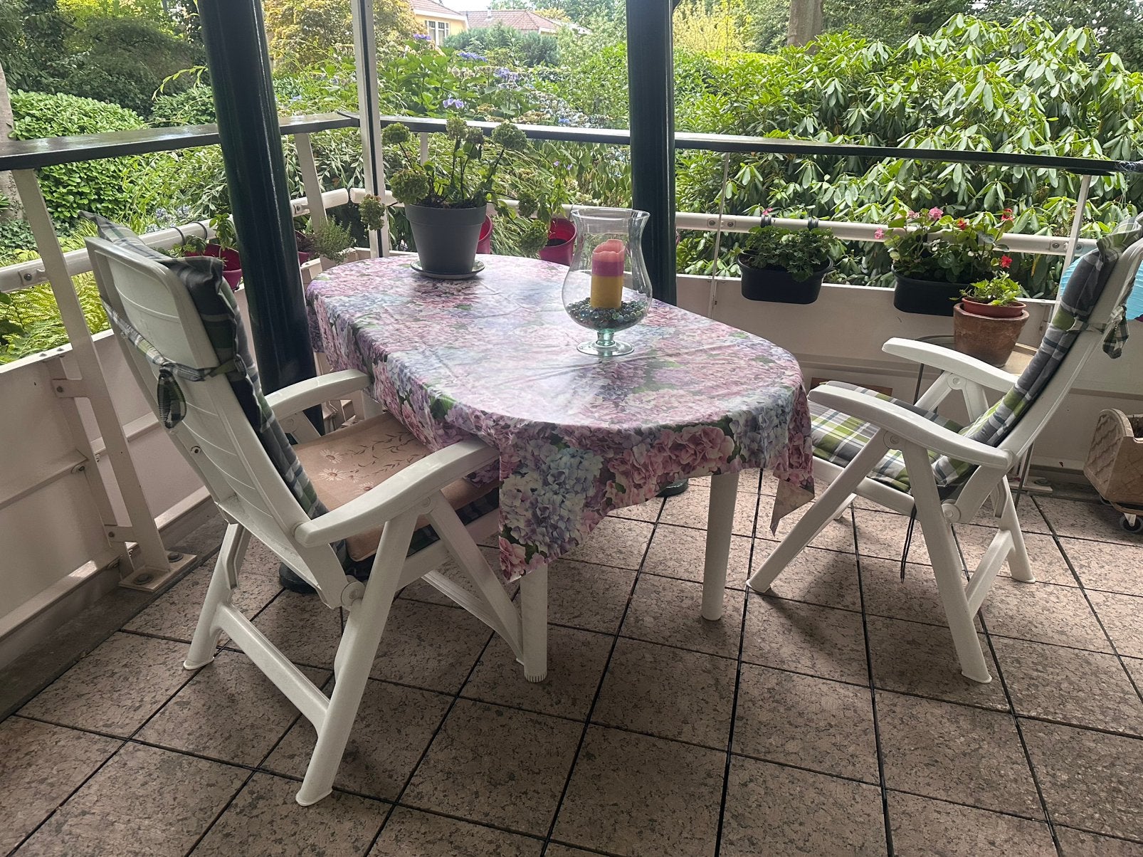 FLAIR. Sterke kunststof tuin, terras, balkonset, Tuin en Terras, Ophalen, 4 zitplaatsen, Kunststof, Zo goed als nieuw