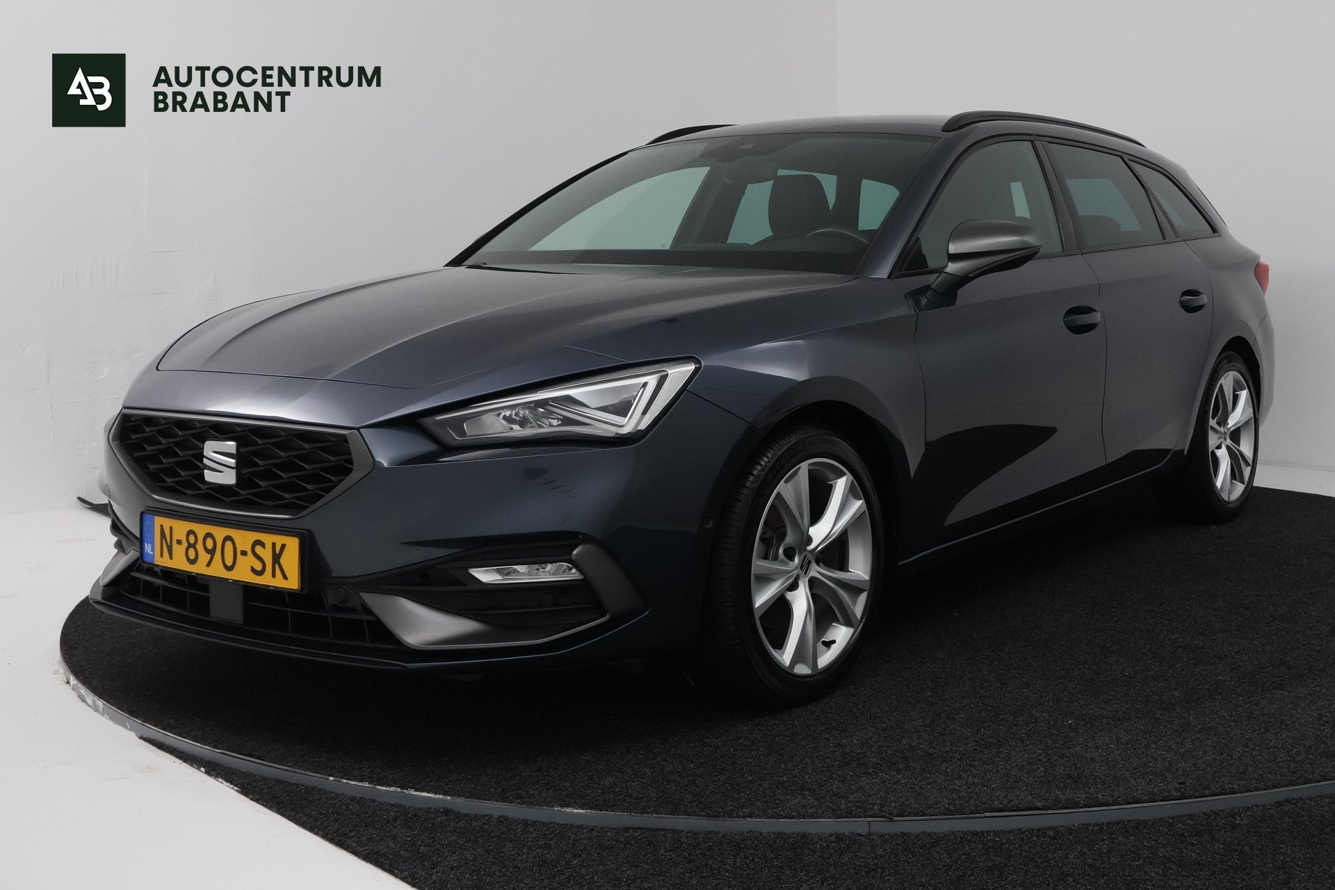 SEAT Leon Sportstourer 1.5 TSI Style Business Intense (TREKH, Voorwielaandrijving, 4 cilinders, Leon, Leder en Stof
