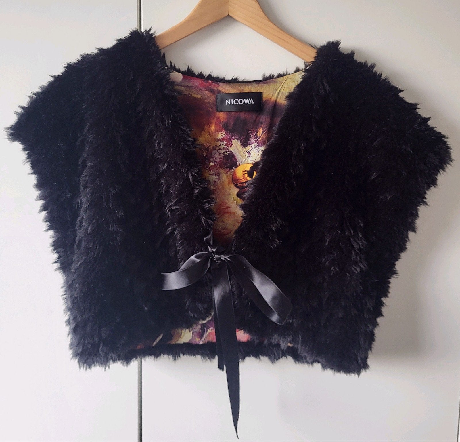 Nicowa fake fur jasje in maat 38/40 NIEUW, Maat 38/40 (M), Liu Jo, Zwart, Nieuw