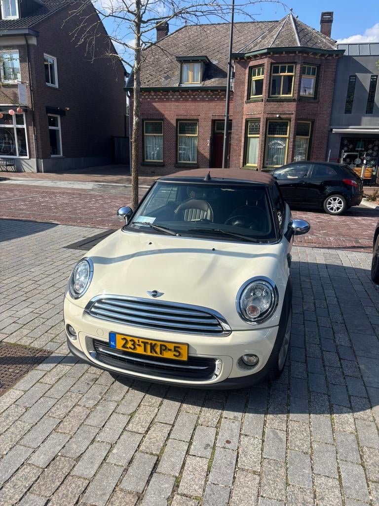Mini 1.6 Cooper cabrio 2012 Wit, Auto's, Mini, 4 cilinders, Cabriolet, 4 stoelen, Origineel Nederlands