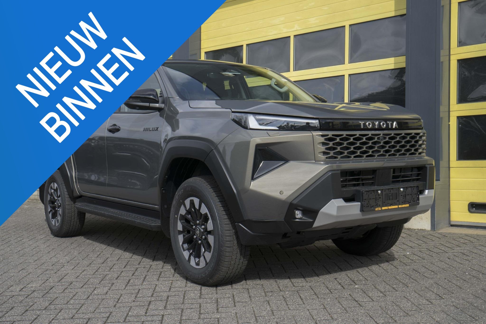 Toyota Hilux Toyota Hilux Toyota Hilux 2.8 D-4D MHEV Double, Auto's, Automaat, Stof, Zwart, 4 cilinders