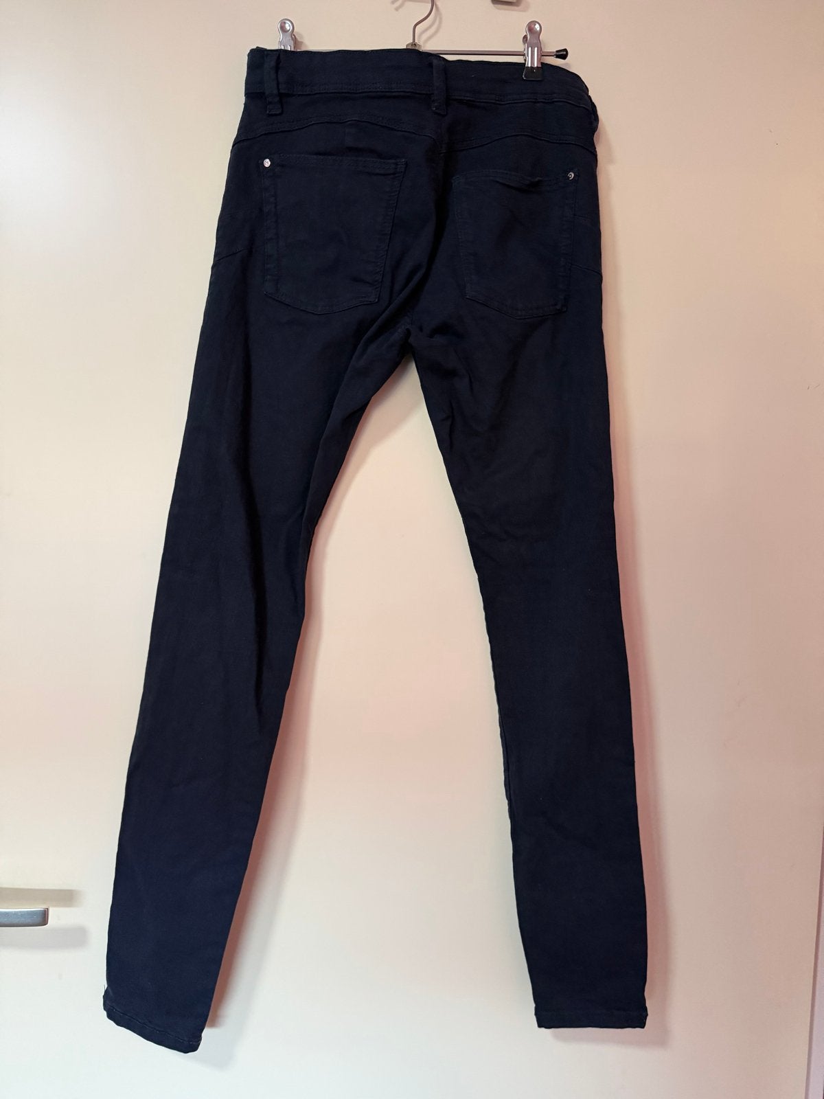 Bershka Jeans - Maat 36/38 - Lengte 96, Kleding | Dames, Spijkerbroeken en Jeans, Ophalen of Verzenden, Gedragen, Zwart, W28 - W29 (confectie 36)