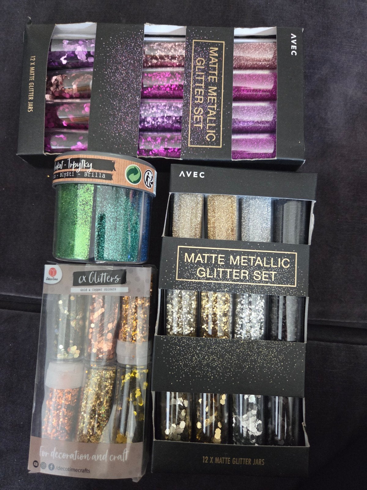Glitters, Ophalen