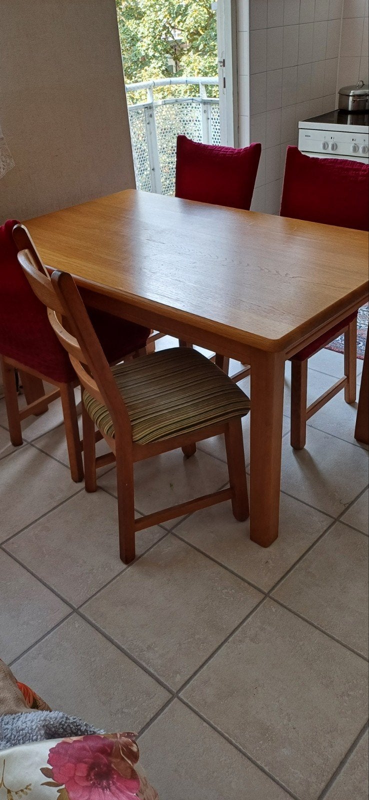 Houten tafel + 4 stevigs stoelen, Huis en Inrichting, Ophalen, Rechthoekig, 200 cm of meer, 50 tot 100 cm