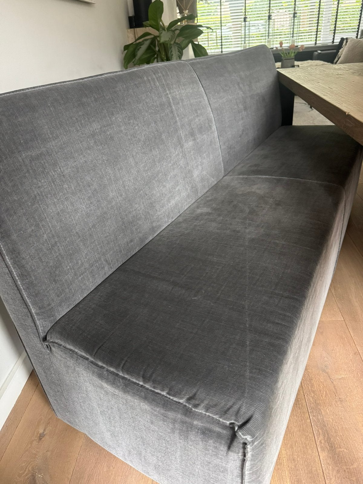 Eetkamertafel, stoelen en bank, Ophalen, Zo goed als nieuw