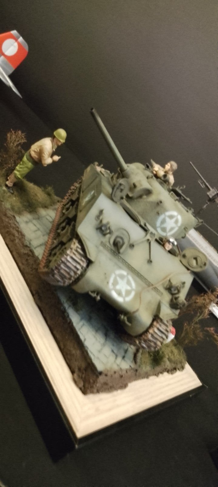 1/35 Sherman Tank Diorama met Figuren, Ophalen of Verzenden, Gebruikt, 1:32 tot 1:50, Tank