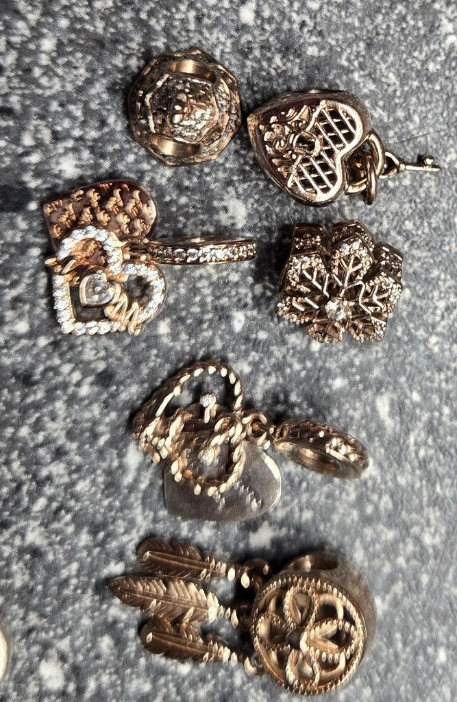 veeel pandora tekoop plus veel bedels, Sieraden, Tassen en Uiterlijk, Armbanden, Ophalen of Verzenden, Zo goed als nieuw, Zilver