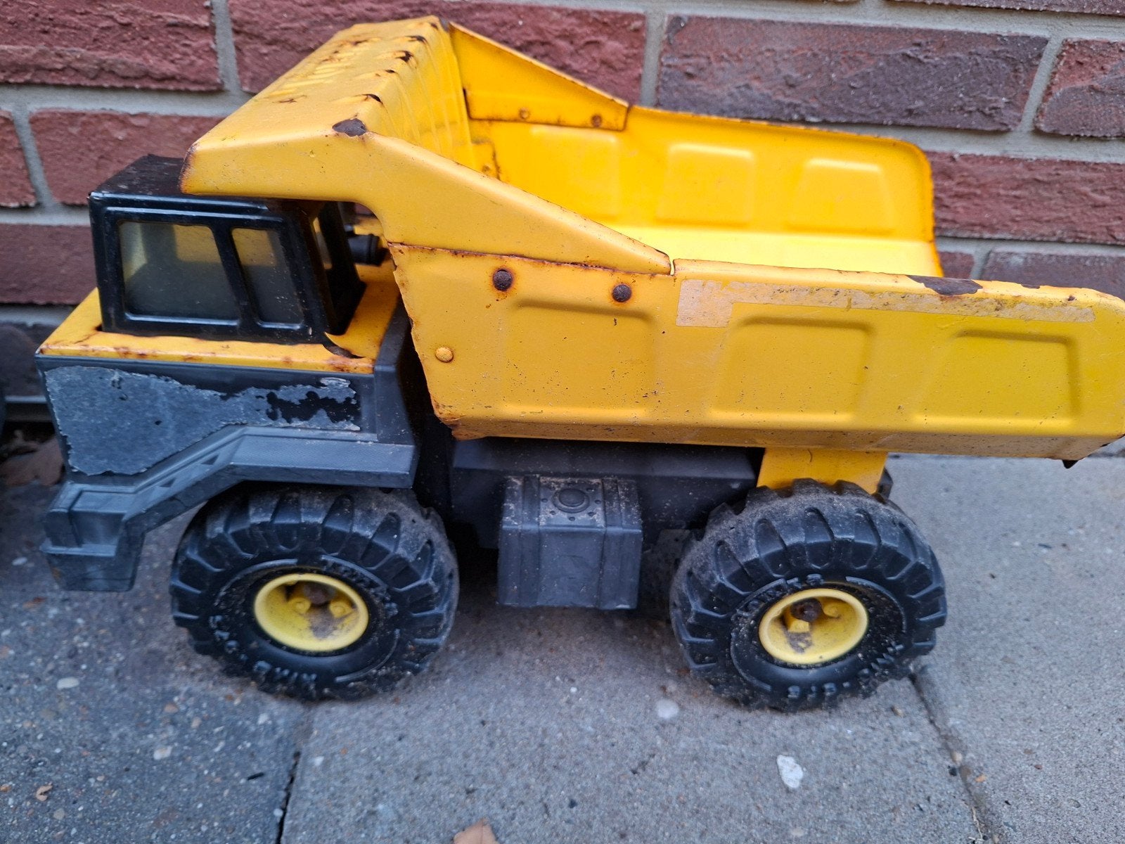 Vintage Tonka Mighty Dump Truck (XMS-975), Verzamelen, Ophalen of Verzenden, Gebruikt