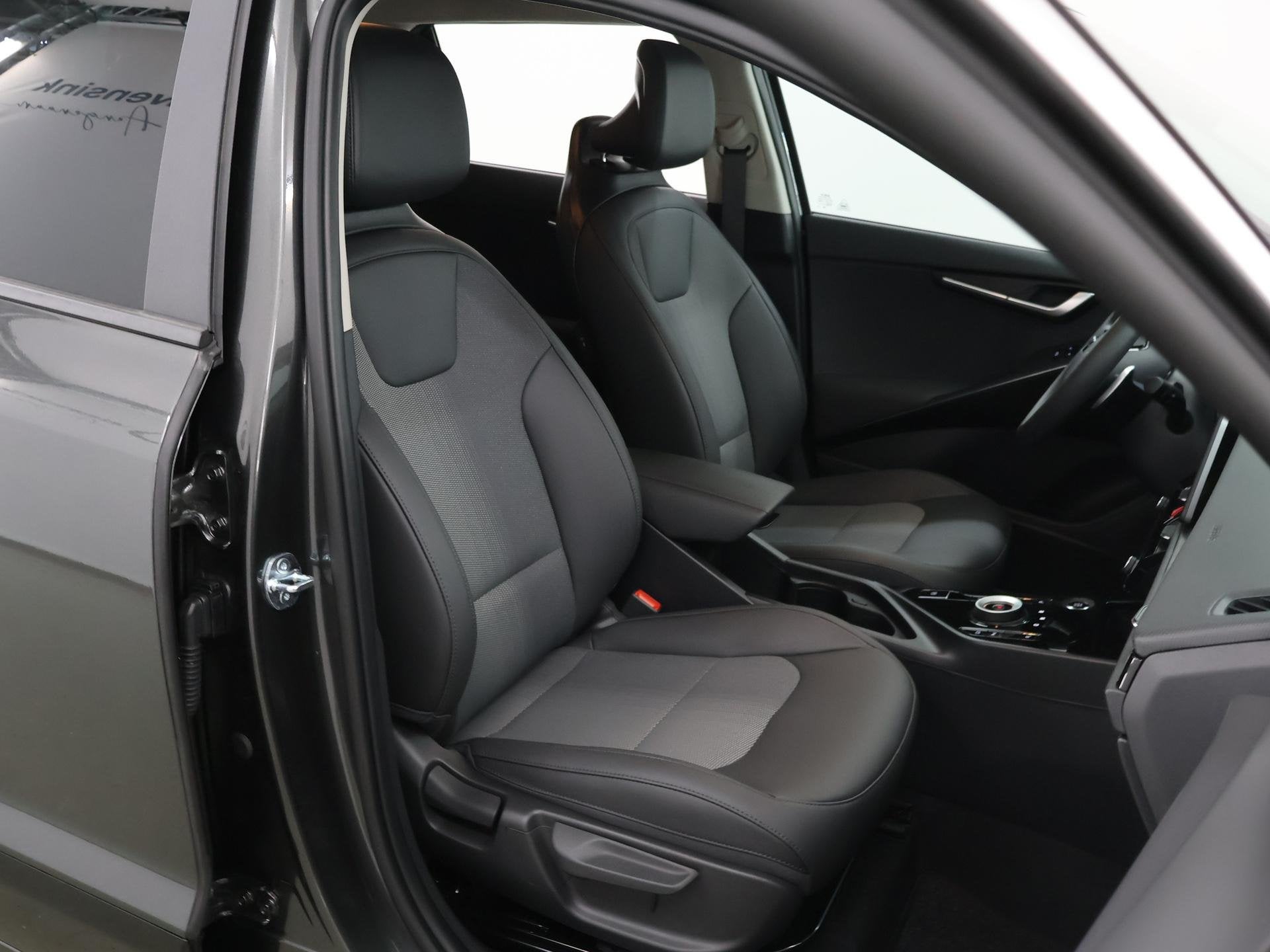 Foto 10 van Kia Niro 1.6 GDi PHEV DynamicPlusLine Edition | 18” lichtm