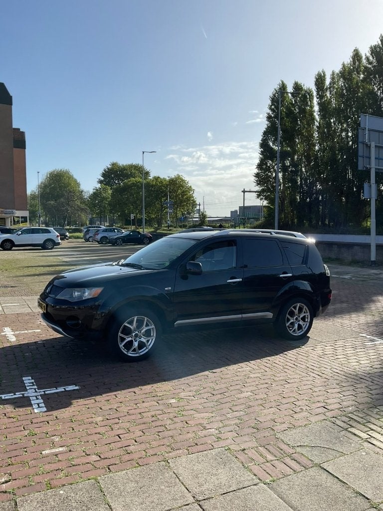Mitsubishi Outlander 2.4 | 4WD | NW APK | Autom. | Pan | 7p, Auto's, Automaat, Outlander, 4 cilinders, 7 stoelen