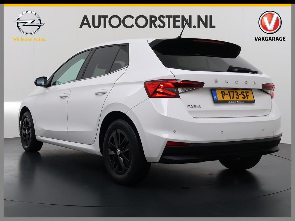 Skoda Fabia 1.0I 96PK Navi Camera Pdc Apple Carplay Android, Auto's, Skoda, Voorwielaandrijving, 580 kg, Wit, Bedrijf