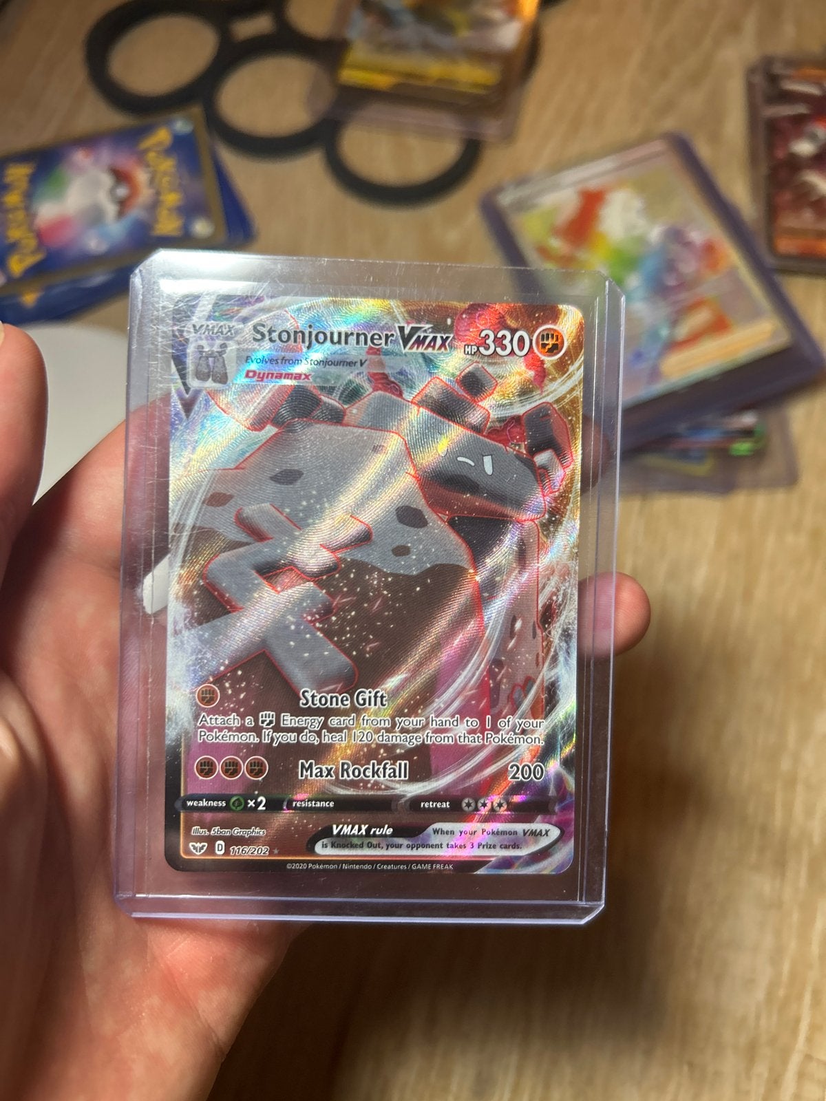Stonjourner VMAX Pokémon kaart - Geen schade, Ophalen of Verzenden, Zo goed als nieuw, Losse kaart
