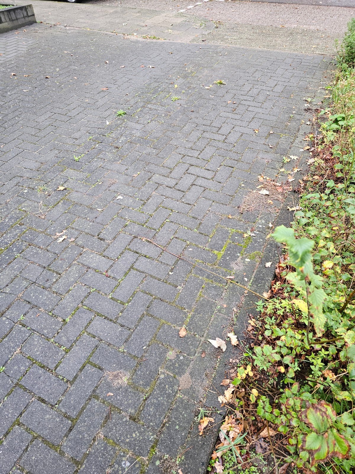 GRATIS Oprittegels klinkers antraciet beton 8 cm dik, Tuin en Terras, Ophalen, Gebruikt, Klinkers, 10 m² of meer