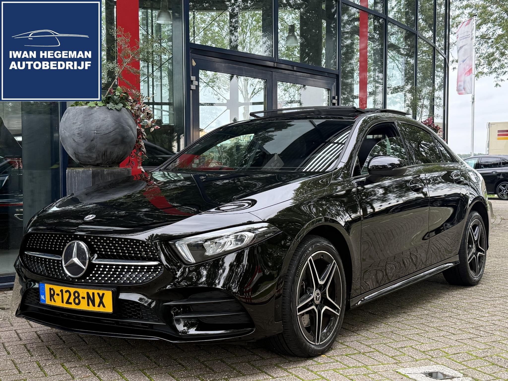 Mercedes-Benz A-klasse 250 e Business Solution AMG Limited |, 12 maanden, Gebruikt, Euro 6, Leder en Stof