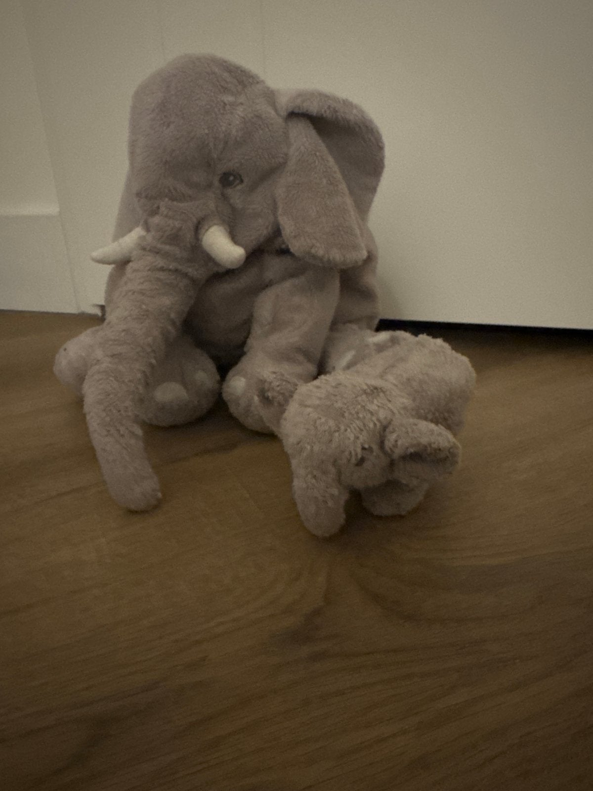 Grote en kleine olifant knuffel, Gebruikt, Grijs, Ophalen of Verzenden, Middelgroot (20 tot 80 cm)
