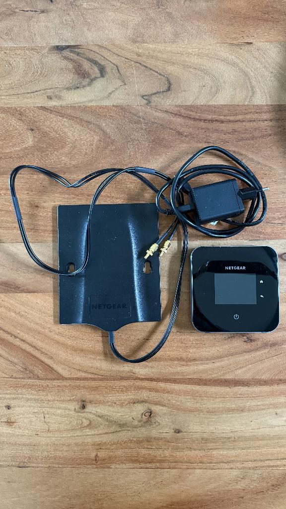 Netgear Nighthawk M2 mobiele 4G-router + externe antenne, Computers en Software, Routers en Modems, Gebruikt, Router, Ophalen of Verzenden