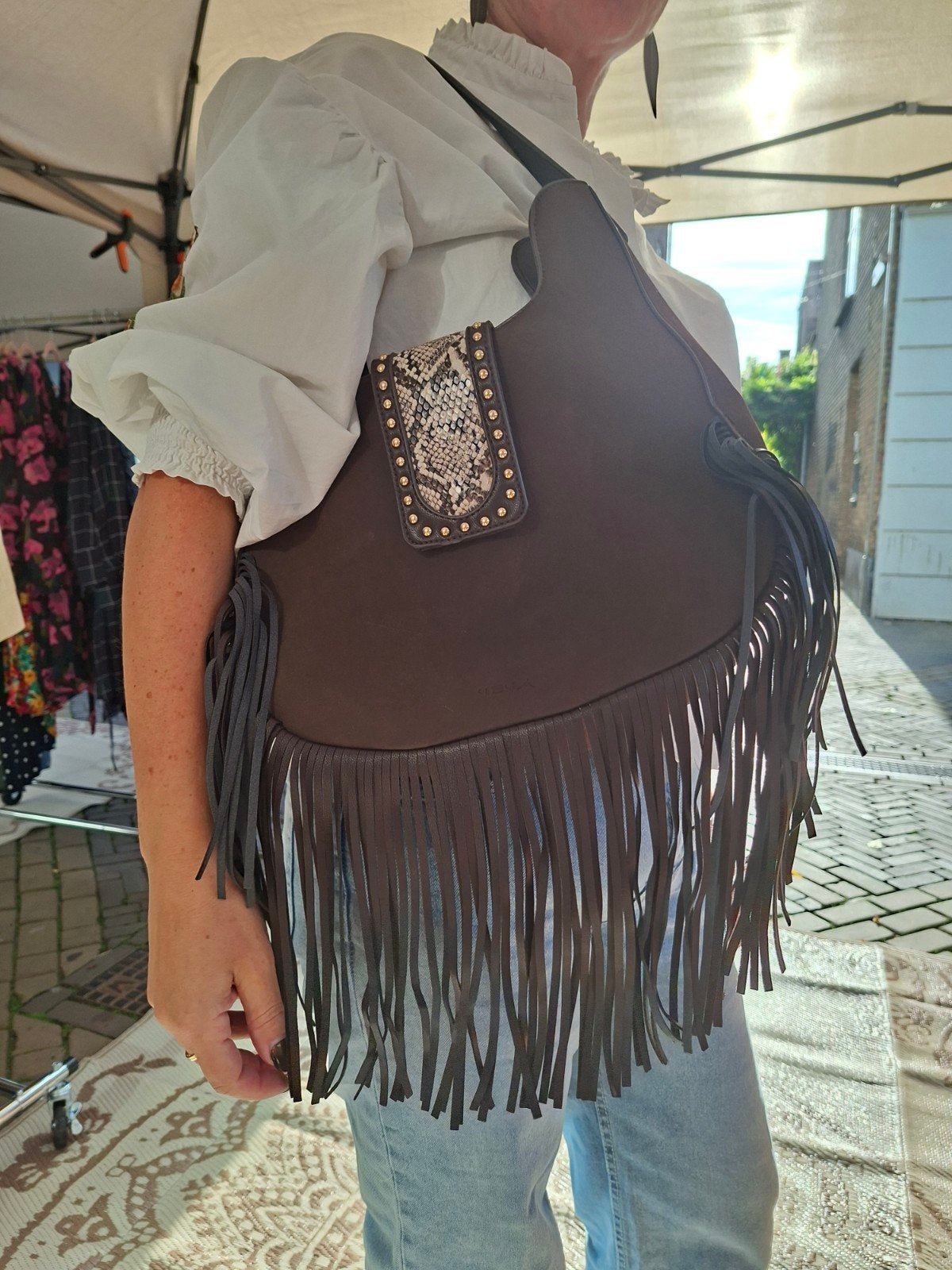 donker bruin vegan leer fringe hobo boho schouder tas Izia s, Overige merken, Bruin, Nieuw, Ophalen of Verzenden