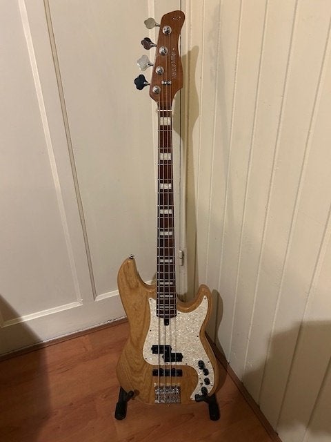 Sire P8 basgitaar, Ophalen, Zo goed als nieuw, Elektrisch
