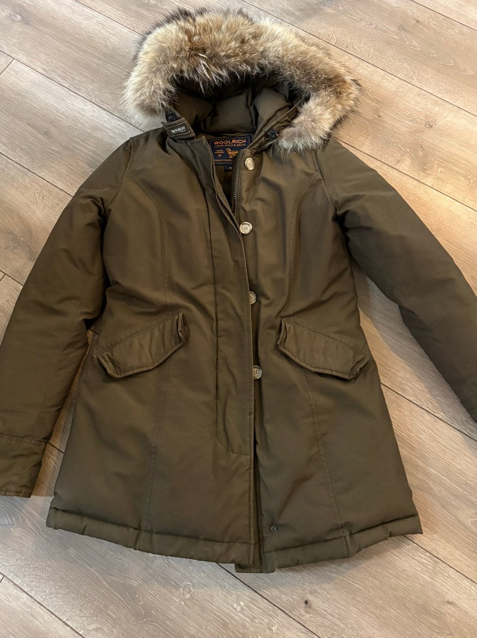 Woolrich parka khaki M, Ophalen of Verzenden, Zo goed als nieuw, Maat 38/40 (M), Groen