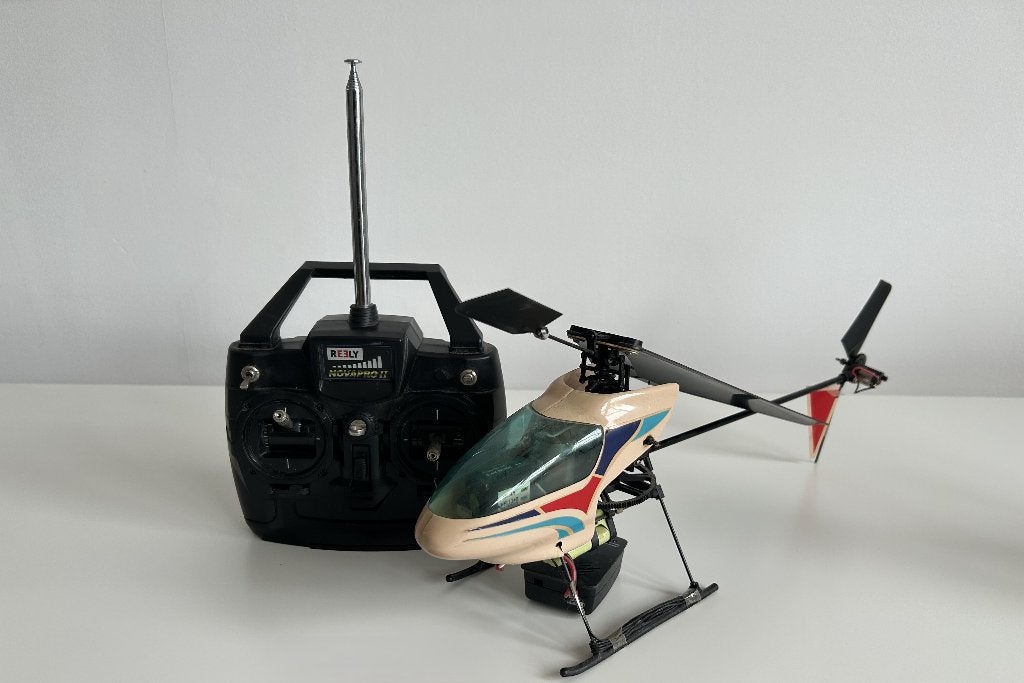 Reely Nova Pro II rc helicopter