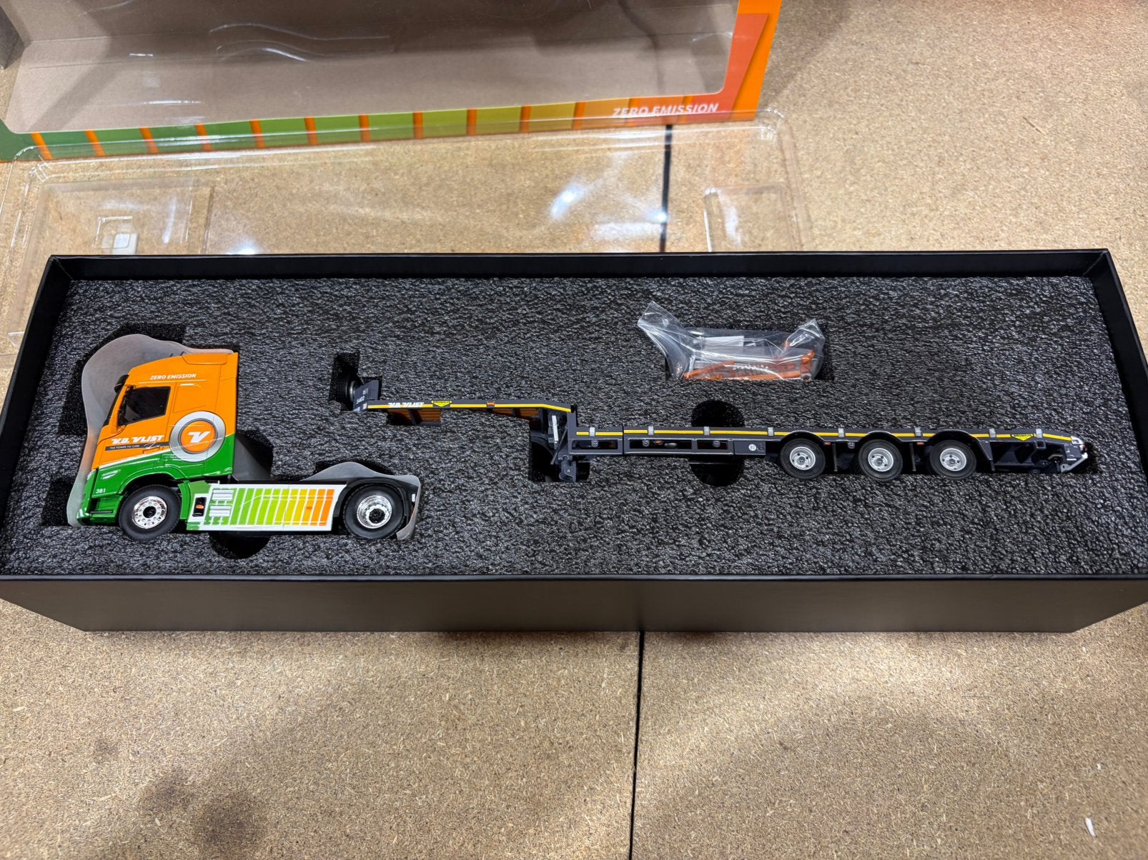 WSI VOLVO FH5 GLOBETROTTER ELECTRIC VD VLIST, Hobby en Vrije tijd, Modelauto's | 1:50, Ophalen of Verzenden, Nieuw, Bus of Vrachtwagen
