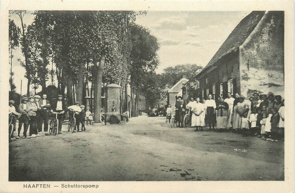 378-376-035 Haaften Schutterspomp, Verzenden, Voor 1920, Gelderland