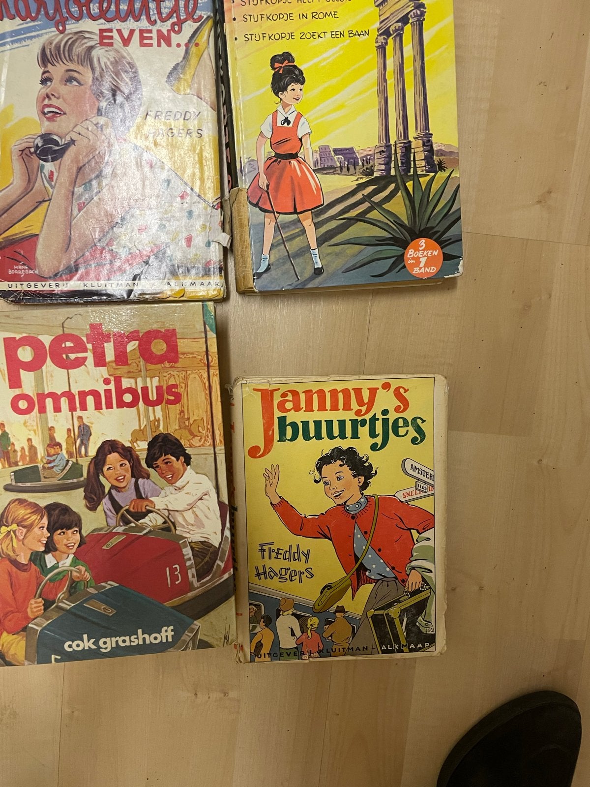 Vintage Kinderboeken: Janny's Buurtjes, Petra en Stijfkopje, Ophalen of Verzenden, Gelezen, Fictie