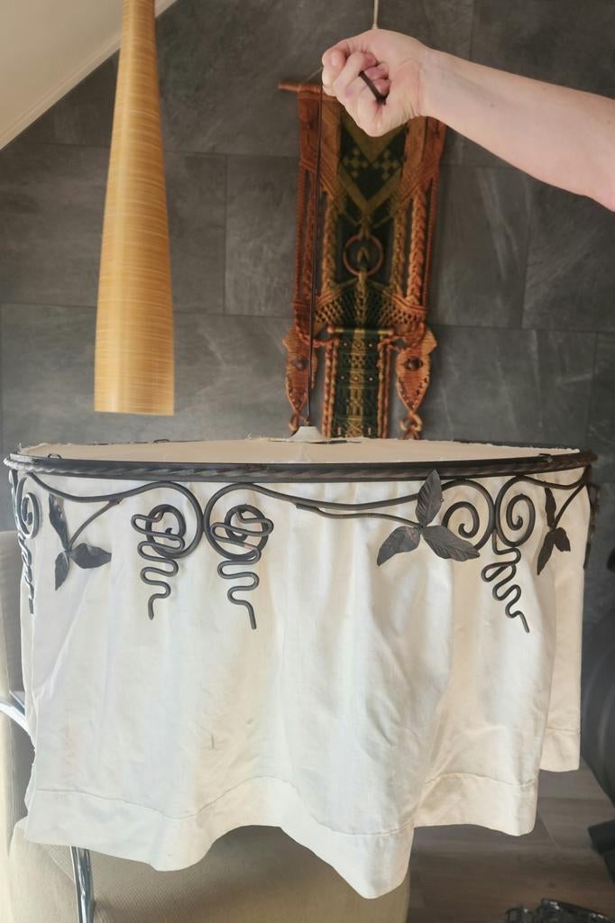 Oude stamtafel / eetafel lamp. Gesmeed ijzer en popeline, Ophalen