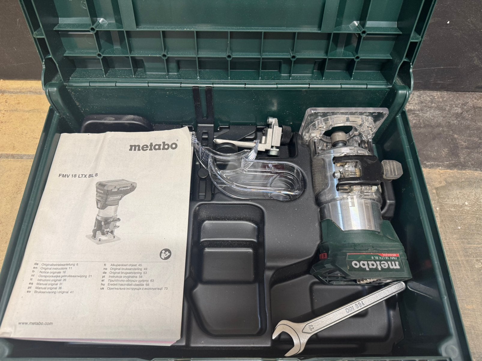 Metabo FMV18 LTX BL 8 accu kantenfrees ZGAN, Doe-het-zelf en Verbouw, Gereedschap | Freesmachines, Verzenden, Zo goed als nieuw