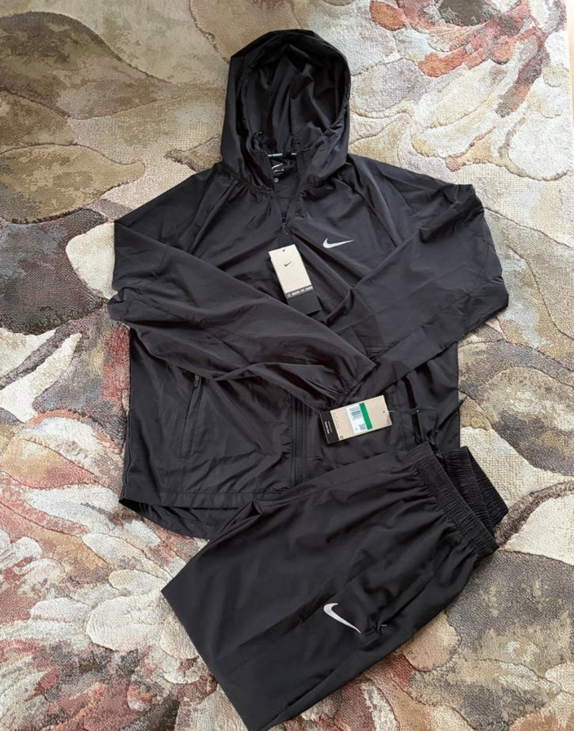 Nieuw Nike trainingspak XL (valt klein), Zwart, Ophalen of Verzenden, Algemeen, Maat 56/58 (XL)