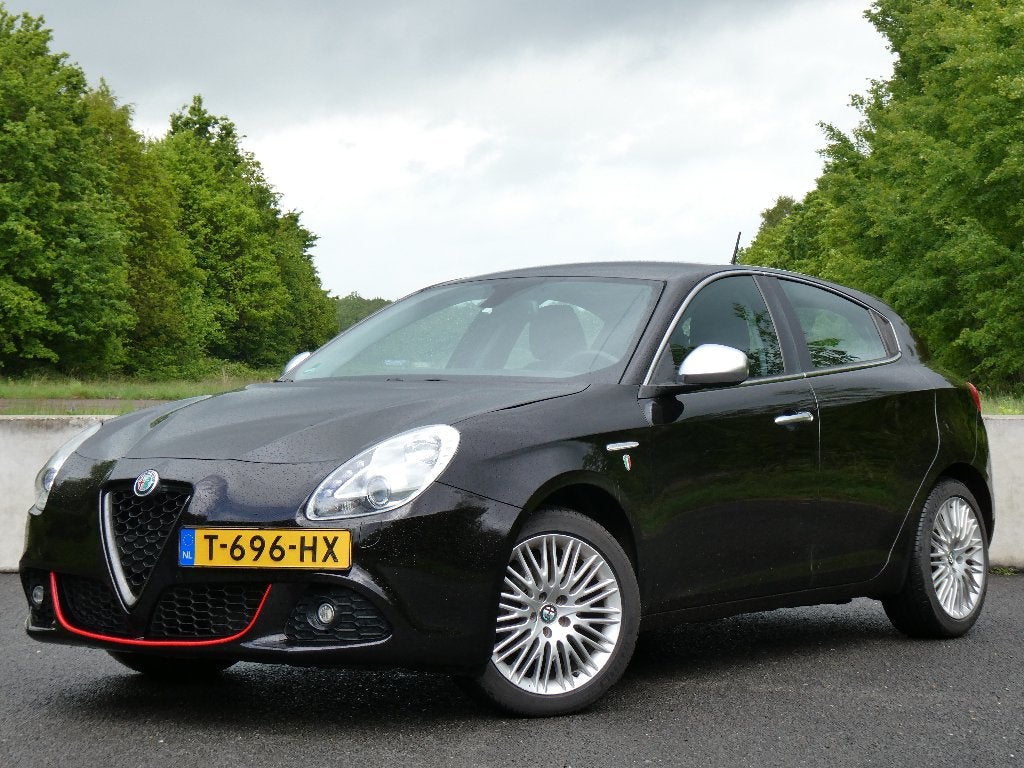 Zeer nette Alfa Giulietta | 100% onderhouden | Nieuwe banden, Auto's, Alfa Romeo, Particulier, Giulietta, ABS, Airbags, Automatische klimaatregeling