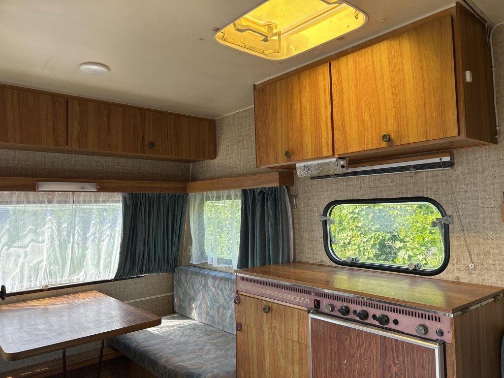 KNAUS 325 KOMFORT OLDTIMER PERFECTE STAAT!, Caravans en Kamperen, Caravans, Overige typen, Standaardzit, Koelkast, Bedrijf