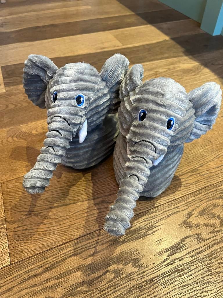 Leuke olifant pantoffels - Maat 32/33, Ophalen of Verzenden, Zo goed als nieuw