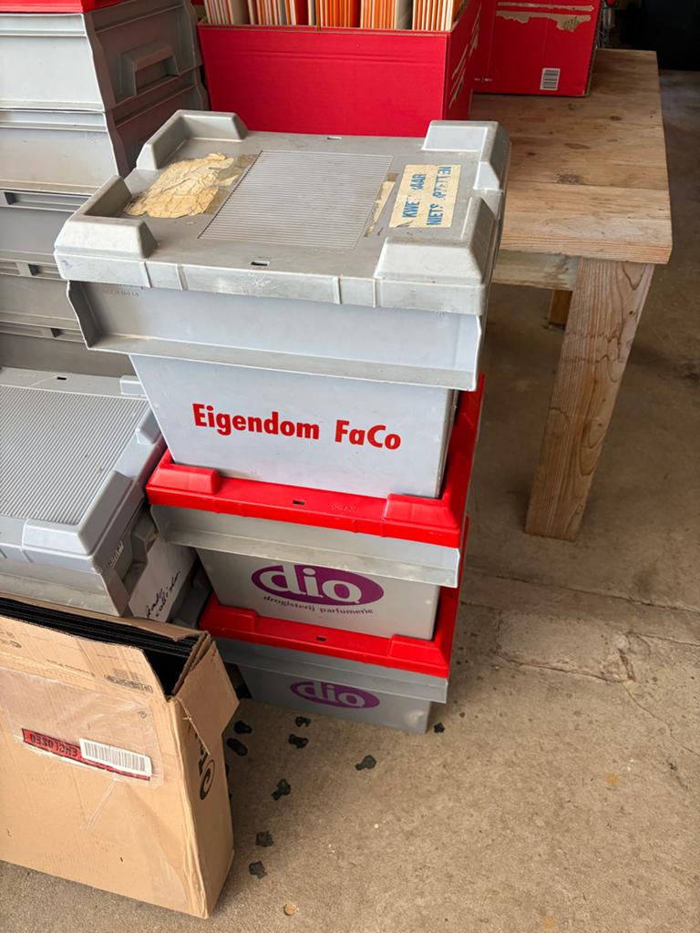 Distributiebakken/Opslagbakken 25 stuks. Gratis afhalen., Doe-het-zelf en Verbouw, Kratten en Dozen, Gebruikt, Bak of Kist, Minder dan 50 cm