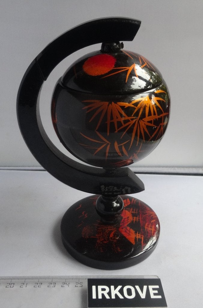 LAK ASBAK IN GLOBE VORM * Chinees *, Antiek en Kunst, Hout, 20 cm, Verzenden, Overige typen