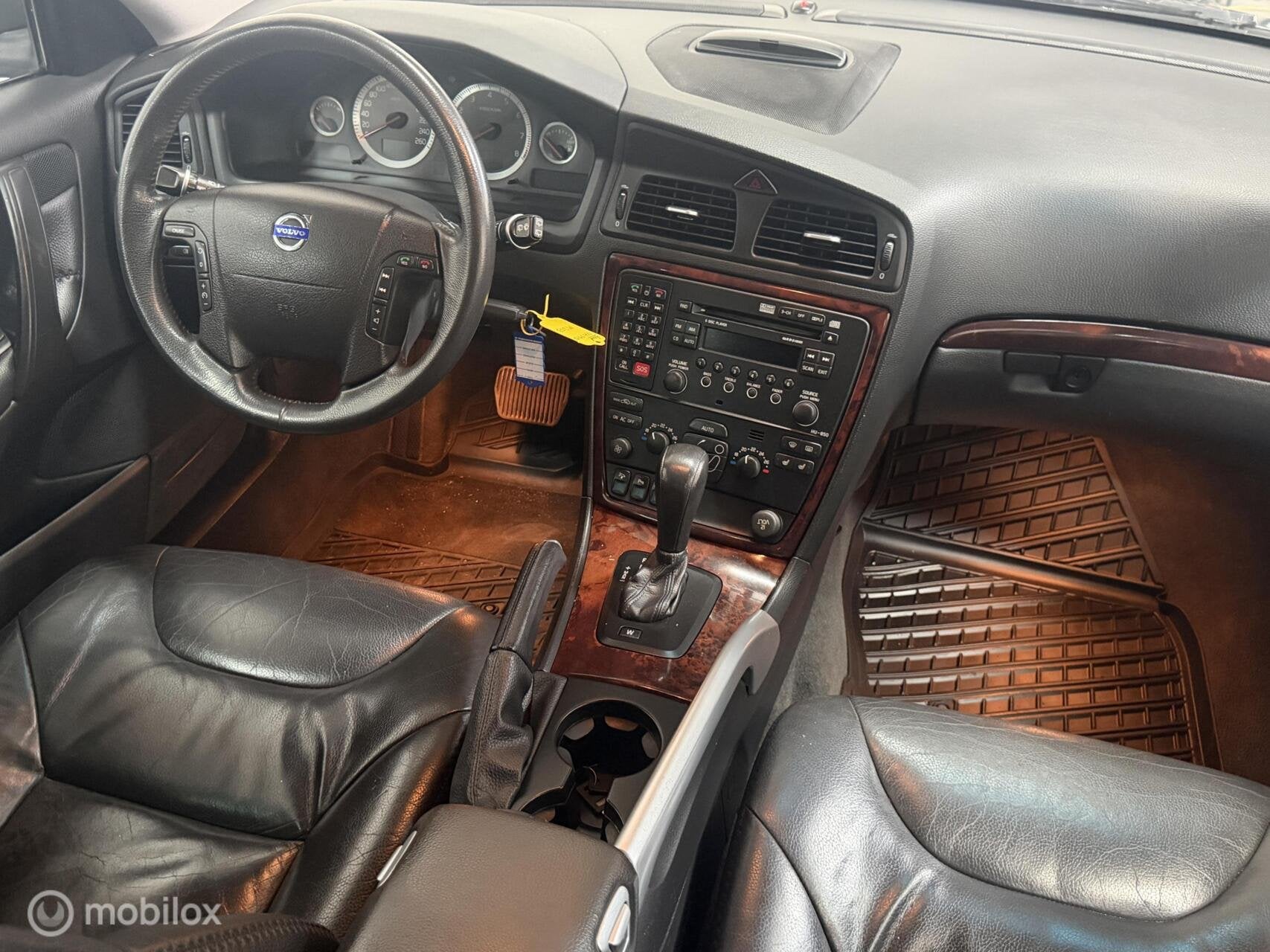 Volvo XC70 2.5 T Summum LEER/ XENON / TREKHAAK, Auto's, Volvo, Automaat, Gebruikt, XC70, 2521 cc
