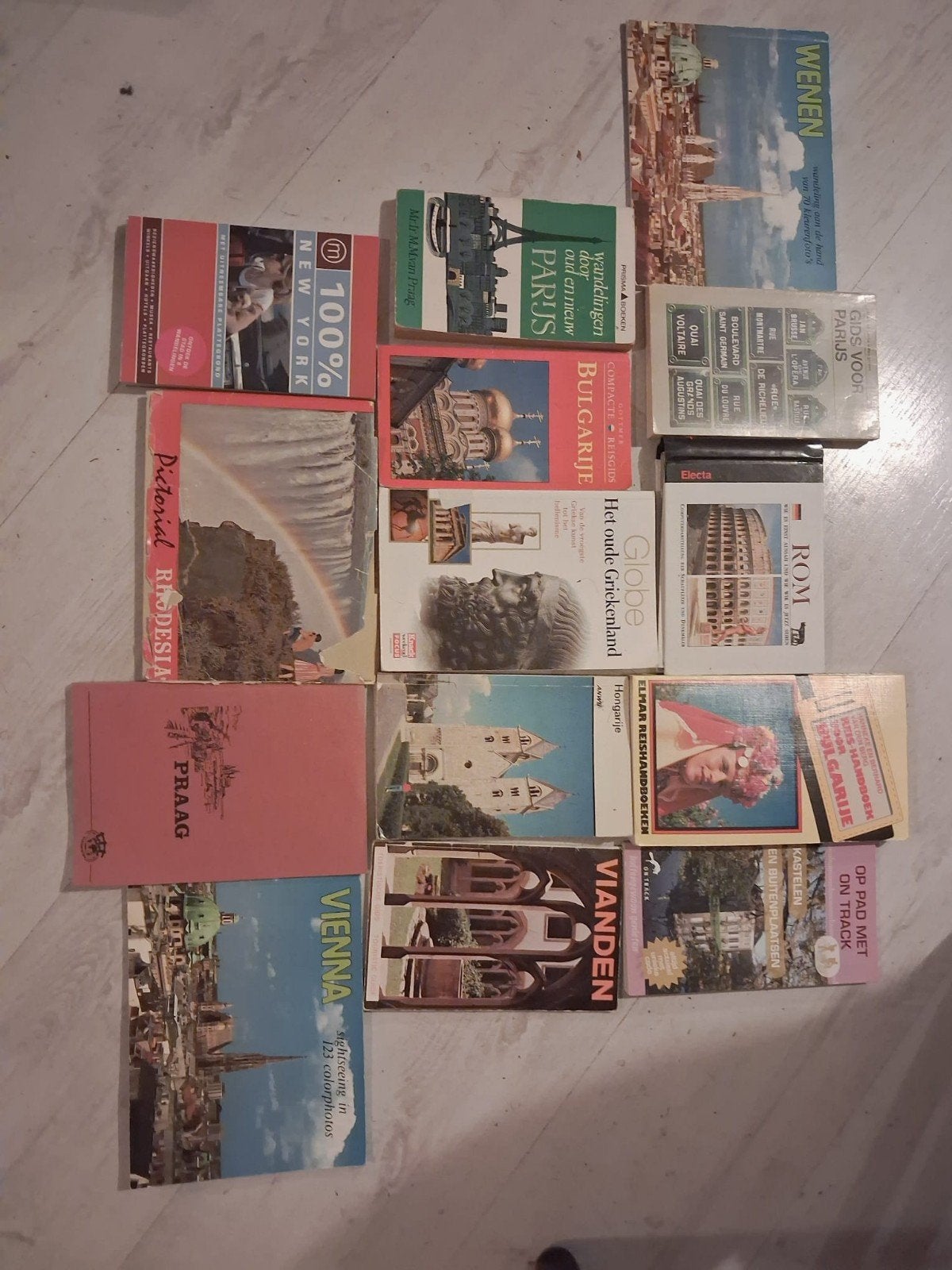 Diverse reisgidsen en reisboeken, Verzenden, Europa, Reisgids of -boek, Gelezen