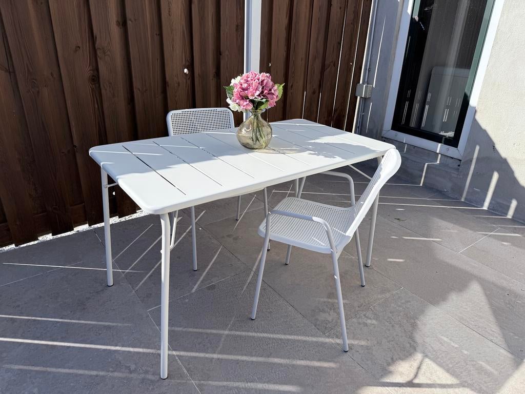 Ikea Buiten Eettafel - Zo goed als nieuw (130x74 CM), Tuin en Terras, Tuintafels, Ophalen, Zo goed als nieuw, Rechthoekig, Metaal