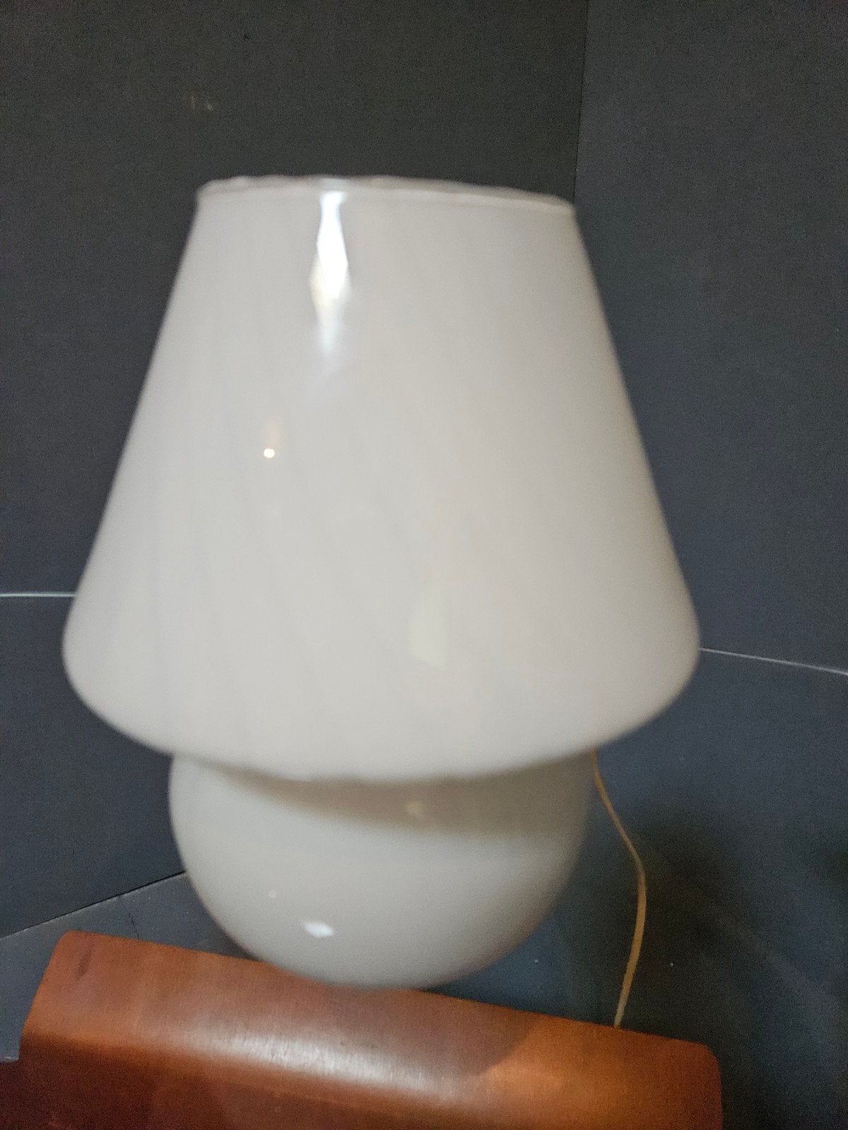 Vintage Murano Tafellamp - Melkglas met Swirl Patroon, Ophalen