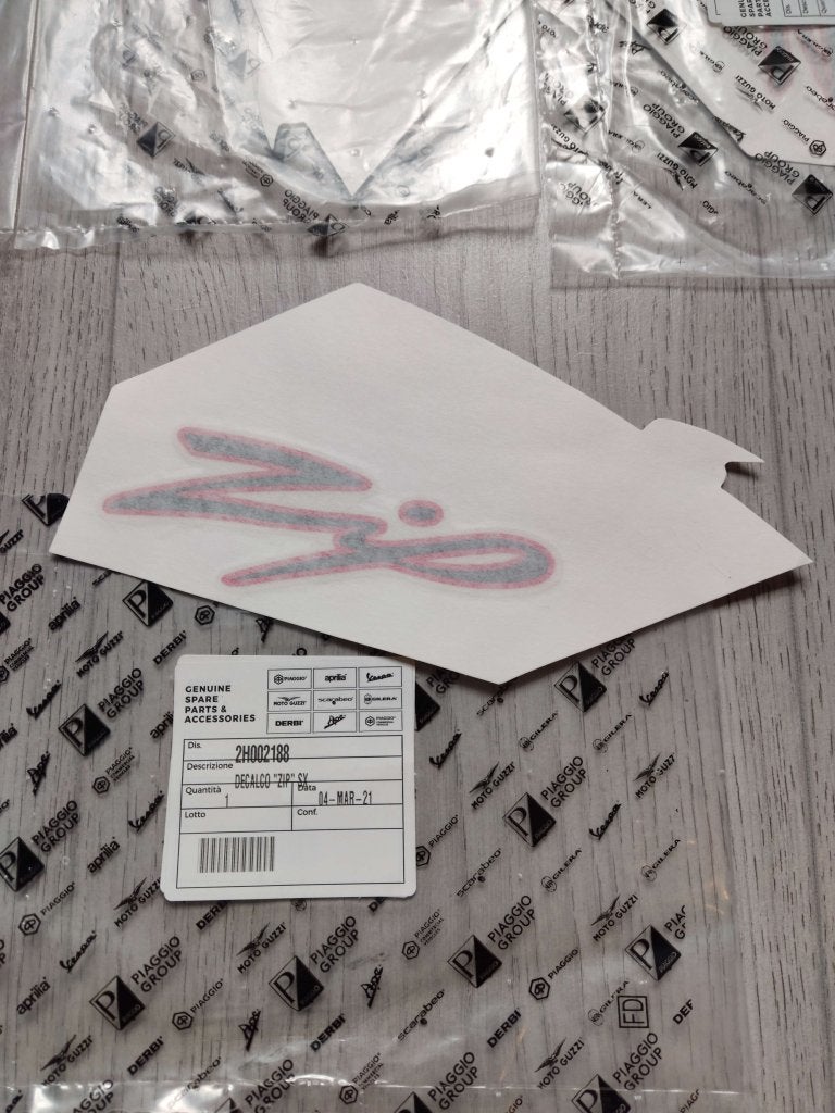 Sticker Piaggio Zip achterscherm/achterkap zwart/rood, Fietsen en Brommers, Info@jynkx.com, Nieuw, Ophalen of Verzenden, Piazza 99