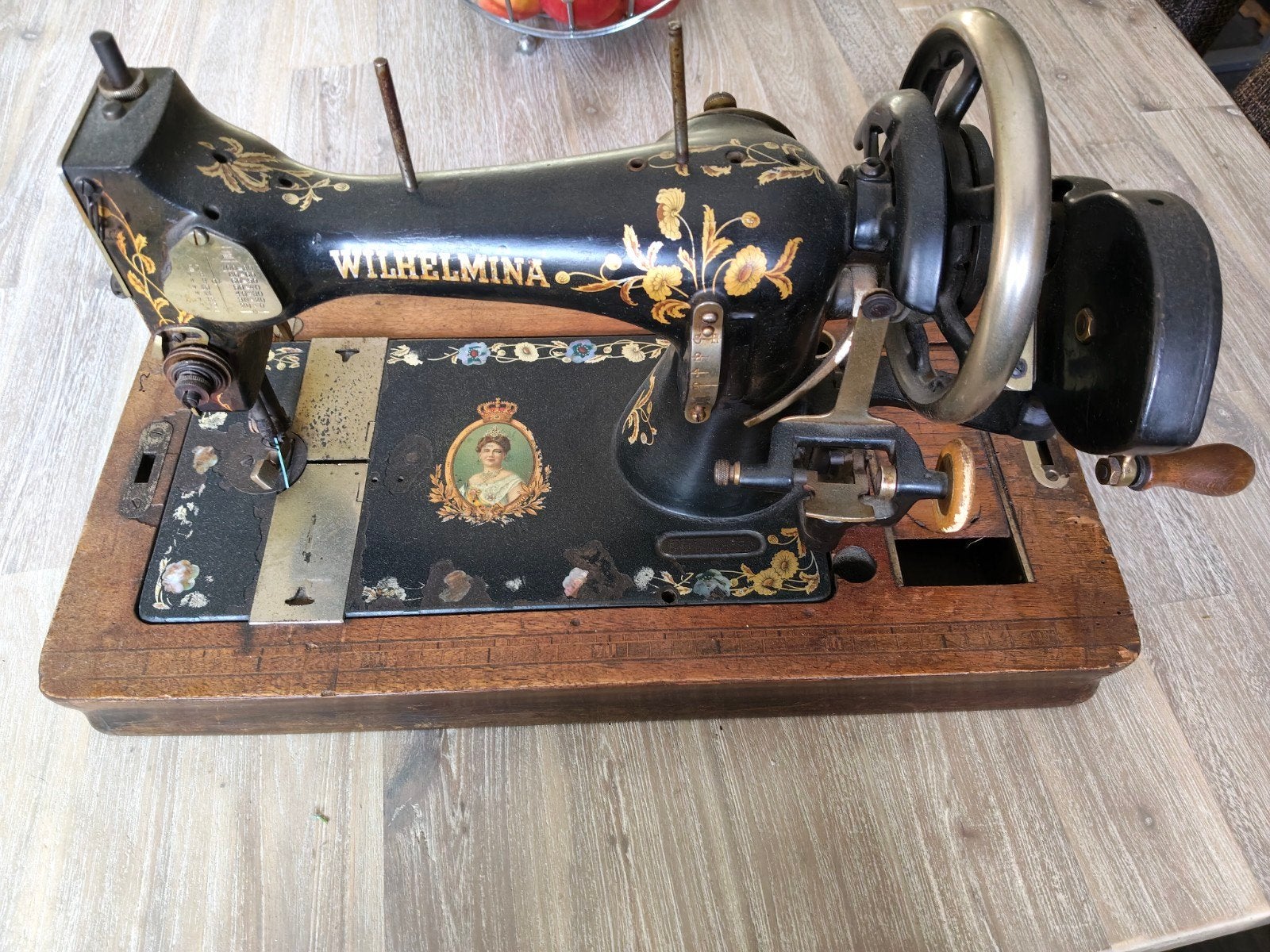 Antieke Dürkopp Wilhelmina Naaimachine, Ophalen